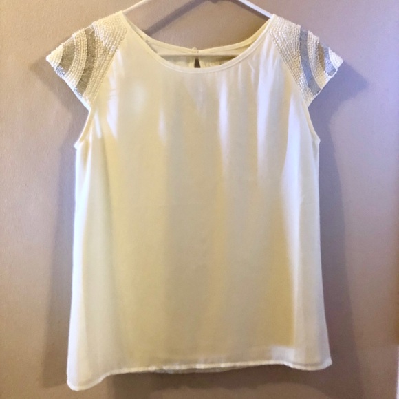 FRANCESCA’S Cream Top - Picture 1 of 3